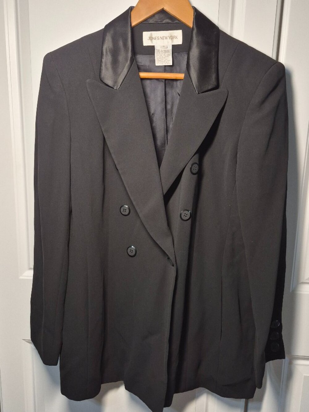Vintage Jones New York Black Double Breasted Blazer size 4 Satin Peak Lapels